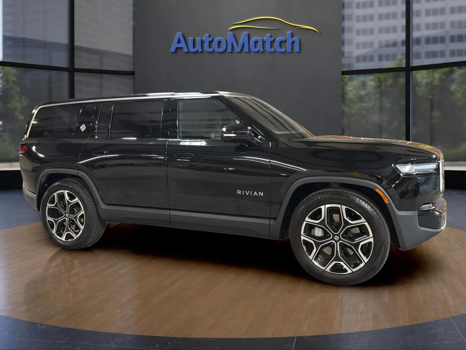 Used 2025 Rivian R1S Adventure Dual AWD/4WD image 13