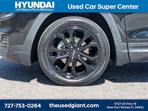 Used 2022 GMC Terrain SLE w/ Driver Convenience Package image 10