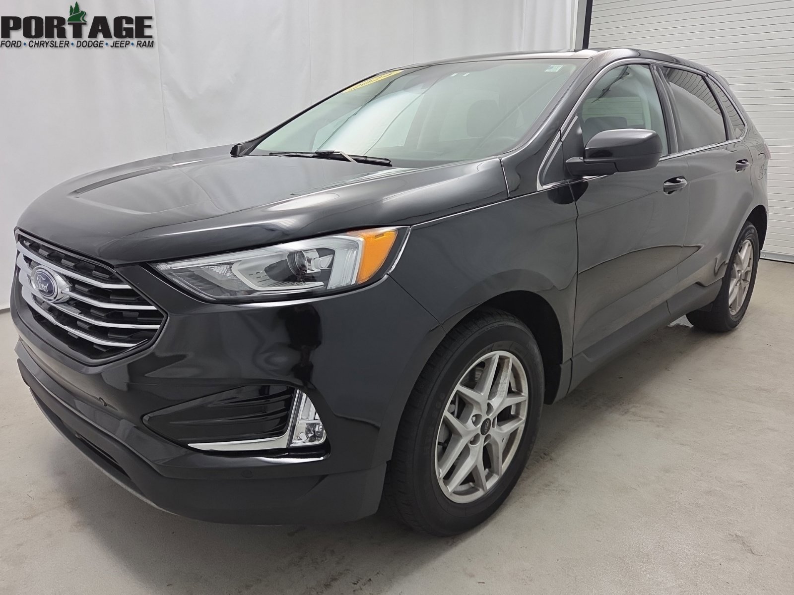Used 2024 Ford Edge SEL AWD/4WD image 3