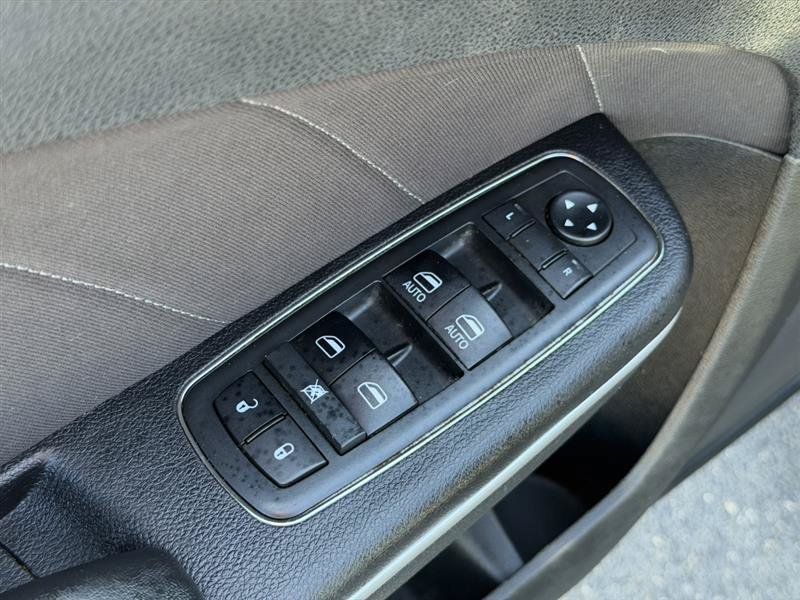 Used 2019 Dodge Charger SXT RWD image 11