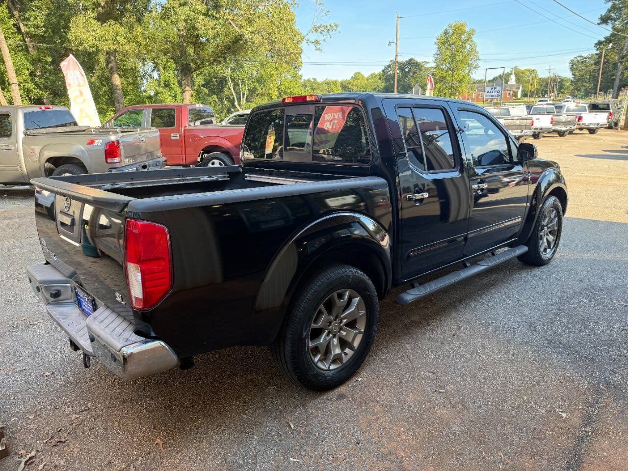 Used 2015 Nissan Frontier SL w/ Moonroof Package RWD image 4