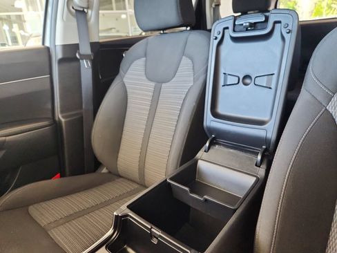 Used 2023 Kia Sorento AWD image 30