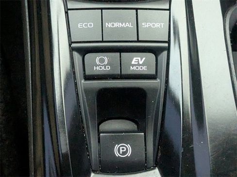 Used 2025 Toyota Camry SE image 22