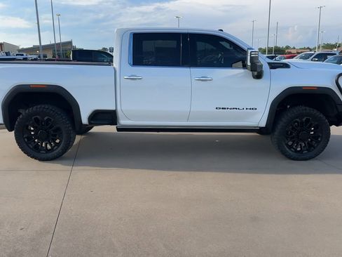 Used 2025 GMC Sierra 2500 Denali Ultimate AWD/4WD image 2