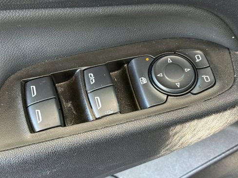 Used 2024 Chevrolet Equinox LT FWD image 17