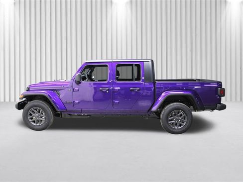 New 2026 Jeep Gladiator Sport image 7