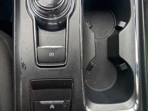 Used 2019 Ford Fusion SE FWD image 24
