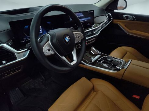 Certified 2025 BMW X7 xDrive40i image 4