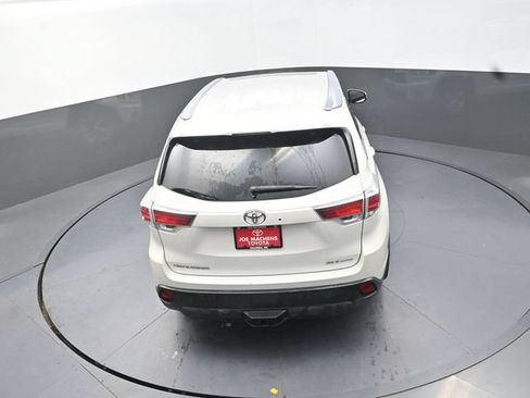 Used 2015 Toyota Highlander XLE AWD/4WD image 29