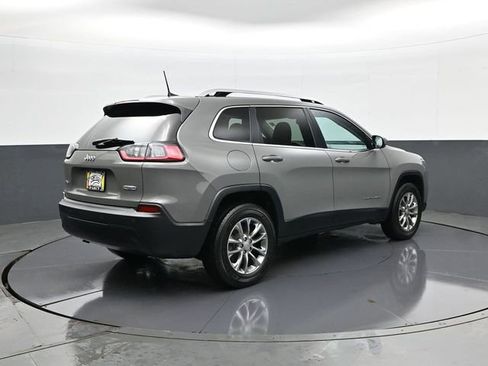 Used 2019 Jeep Cherokee Latitude Plus w/ Cold Weather Group AWD/4WD image 5