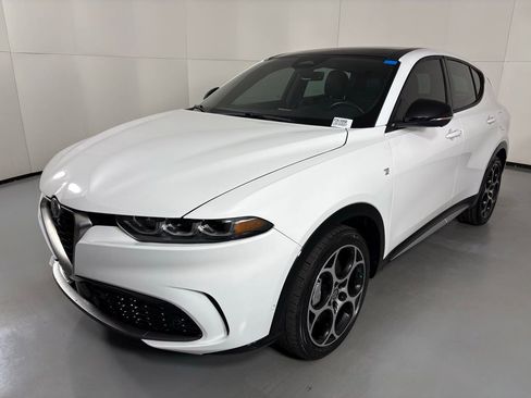 Used 2024 Alfa Romeo Tonale Ti image 5