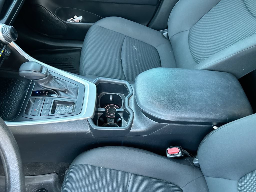 Certified 2025 Toyota RAV4 LE FWD image 27