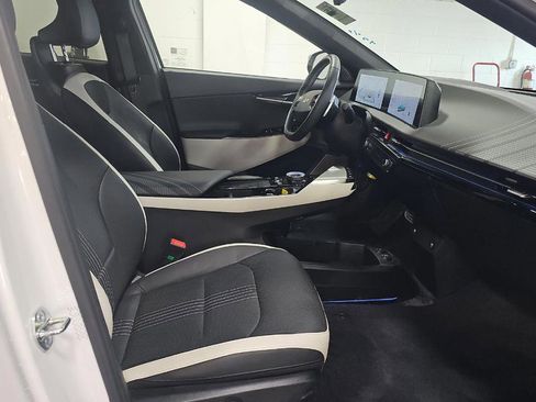 Certified 2024 Kia EV6 GT-Line image 9