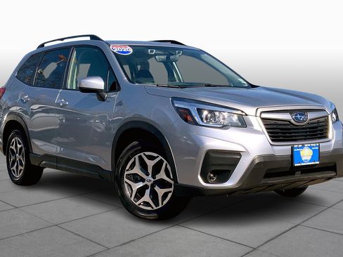 Used 2020 Subaru Forester Premium image 2