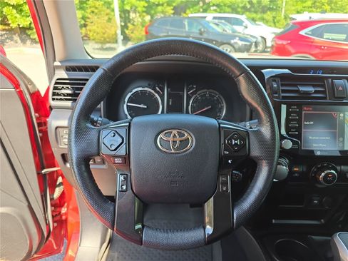 Used 2024 Toyota 4Runner TRD Off-Road Premium w/ Moonroof Package AWD/4WD image 30