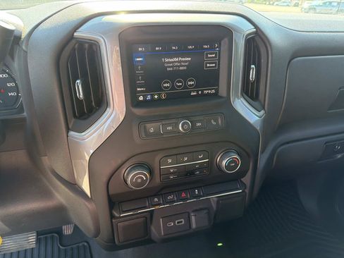 Used 2022 Chevrolet Silverado 1500 Custom AWD/4WD image 17