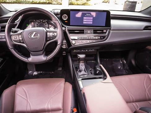 Certified 2025 Lexus ES 300h w/ Accessory Package (Z2) FWD image 19