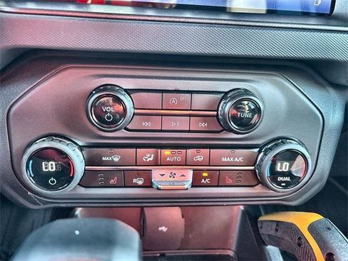 Used 2024 Ford Bronco Badlands image 19