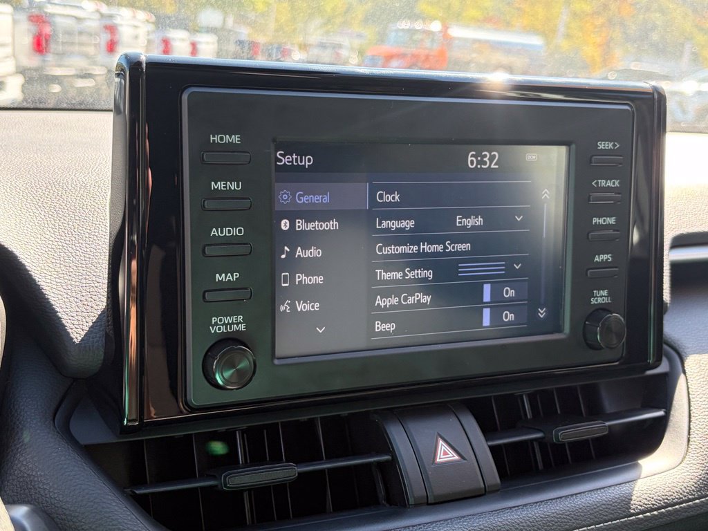 Used 2019 Toyota RAV4 LE FWD image 22
