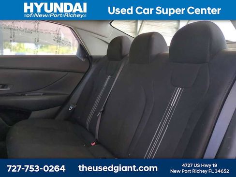 Used 2022 Hyundai Elantra SEL FWD image 13