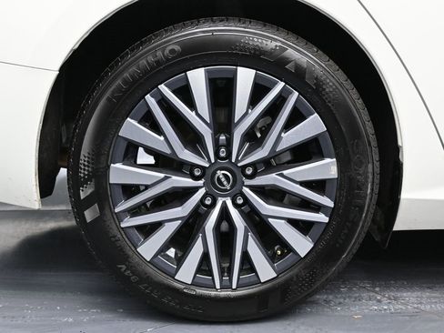 Used 2025 Nissan Altima 2.5 SV image 13