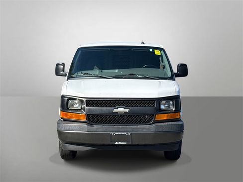 Used 2017 Chevrolet Express 3500 image 15