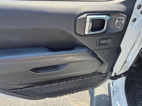 Certified 2021 Jeep Gladiator Overland AWD/4WD image 10