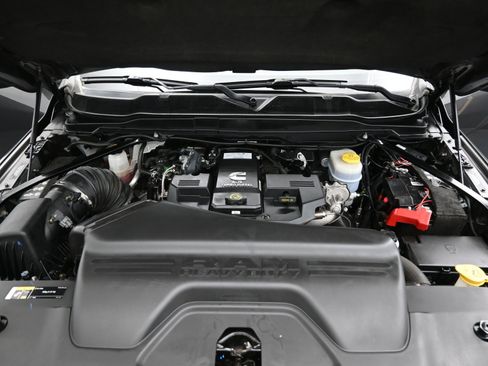 Used 2022 RAM 2500 Laramie w/ Night Edition image 7