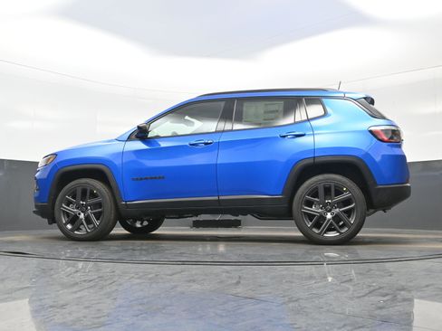 New 2026 Jeep Compass Latitude AWD/4WD image 15