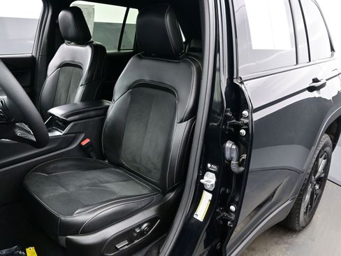 Used 2025 Jeep Grand Cherokee Altitude AWD/4WD image 15