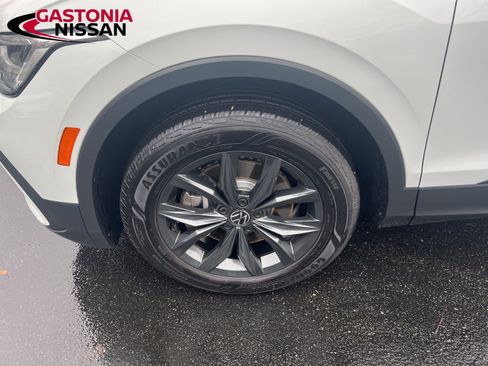 Used 2024 Volkswagen Tiguan SE image 9