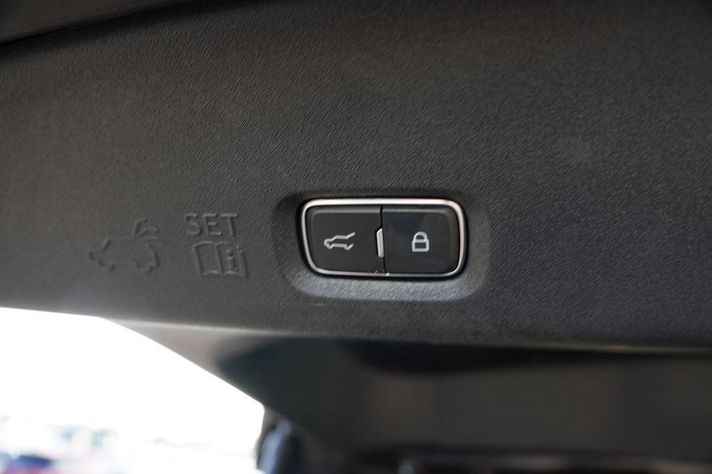Used 2025 Lincoln Navigator Reserve AWD/4WD image 26