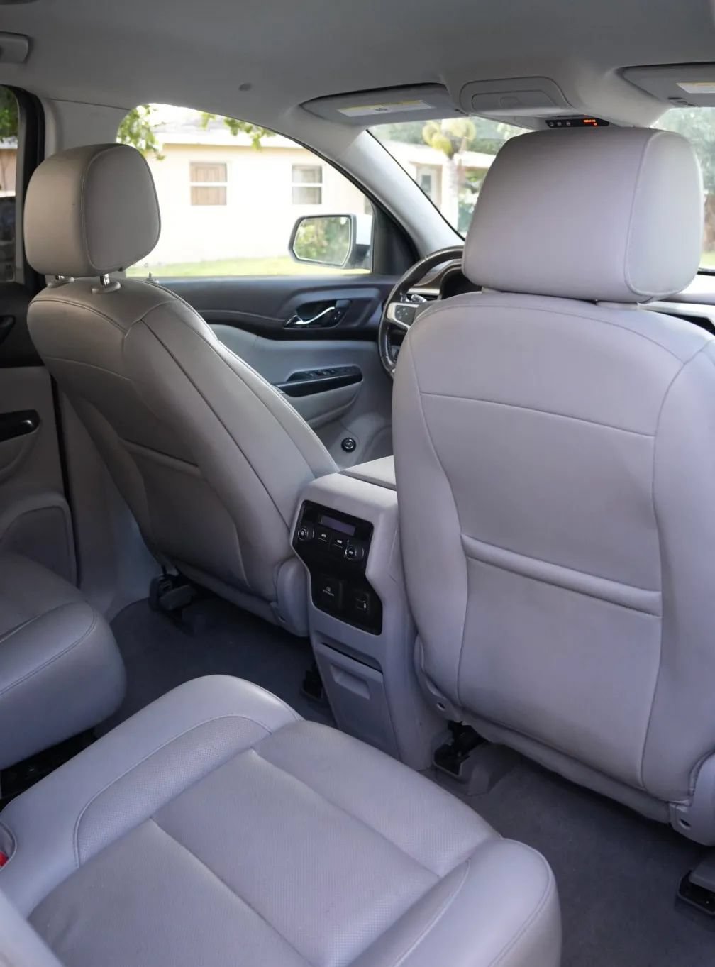 Used 2019 GMC Acadia SLT FWD image 13