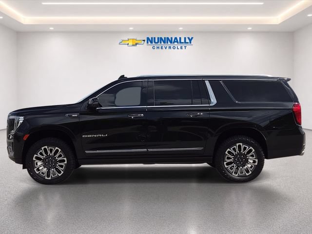Used 2023 GMC Yukon XL Denali Ultimate AWD/4WD image 2