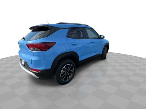 Used 2024 Chevrolet TrailBlazer LT w/ LT Cold Weather Package FWD image 8