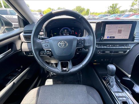 Used 2025 Toyota Camry LE w/ Convenience Package AWD/4WD image 5