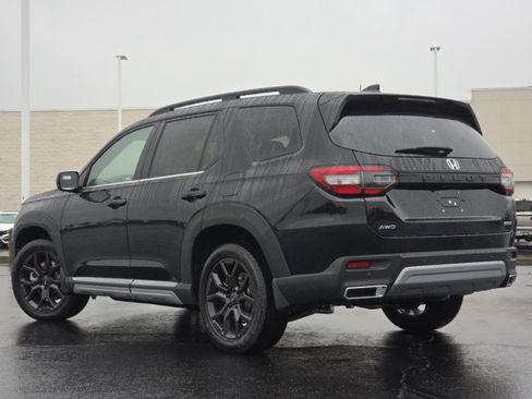 New 2025 Honda Pilot Touring image 17