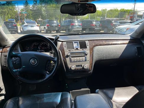 Used 2011 Cadillac DTS Limousine FWD image 12