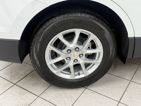 Certified 2024 Chevrolet Equinox LT FWD image 15