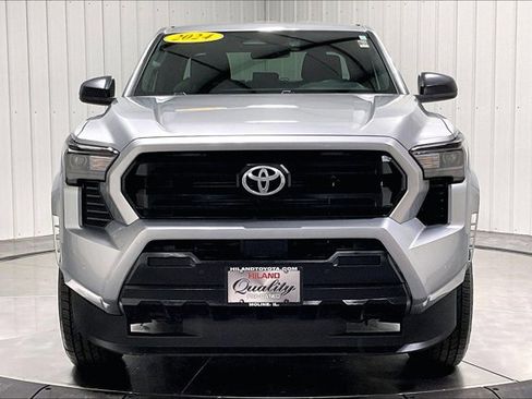 Used 2024 Toyota Tacoma SR image 2