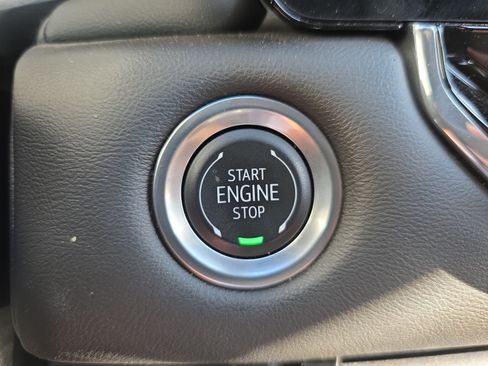 Used 2024 GMC Canyon Elevation w/ Elevation Premium Package AWD/4WD image 27