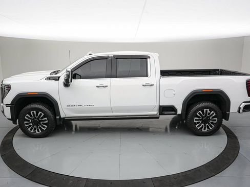 Used 2024 GMC Sierra 2500 Denali Ultimate AWD/4WD image 9