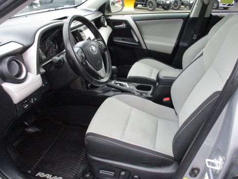 Used 2018 Toyota RAV4 XLE image 12