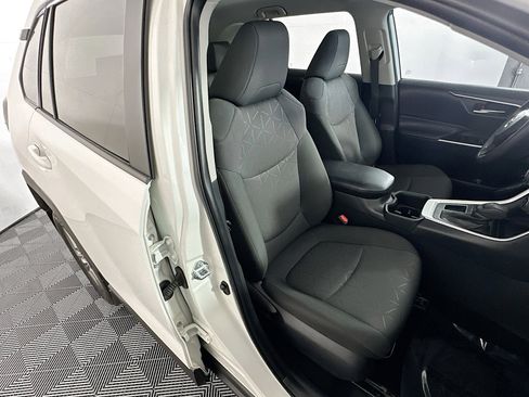 Used 2024 Toyota RAV4 XLE FWD image 28