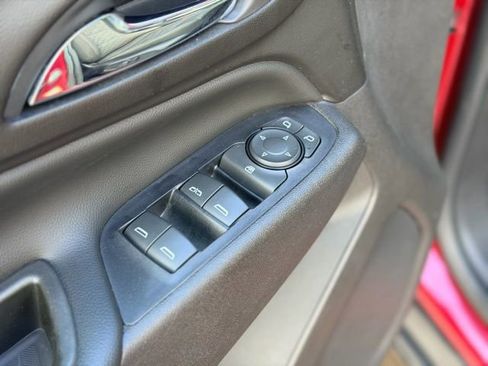 Used 2019 Chevrolet Equinox LT w/ Driver Convenience Package image 19