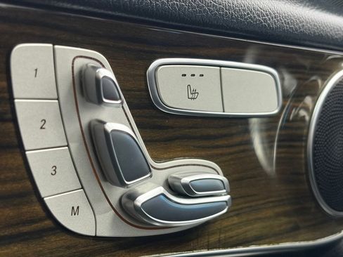 Used 2020 Mercedes-Benz GLC 300 4MATIC image 26
