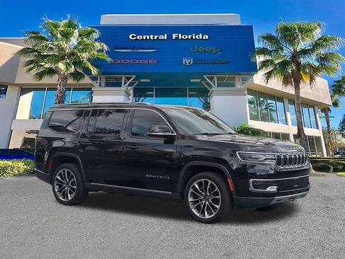 Used 2022 Jeep Wagoneer Series III w/ Premium Group I RWD image 2