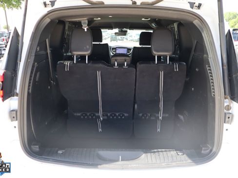 Used 2025 Chrysler Pacifica Select FWD image 25