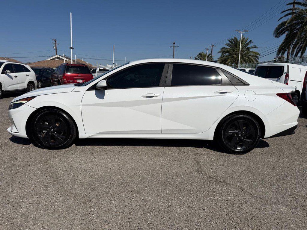 Used 2022 Hyundai Elantra SEL w/ Convenience Package FWD image 10