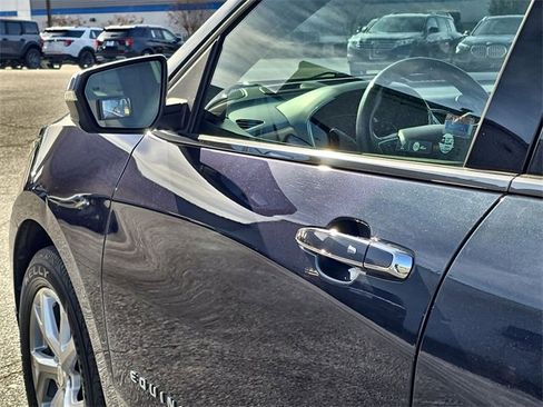 Used 2018 Chevrolet Equinox Premier image 11